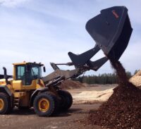 Högtippande lättmaterialskopa - fäste Stora BM, volym 8000 l, bredd 3000 mm, vikt 3120 kg, med sparskär - Bild 3